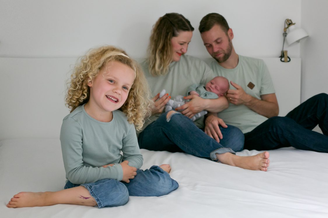Babyfotograf Babyfotos Neugeborenes Familienfotos – Juna Photodesign