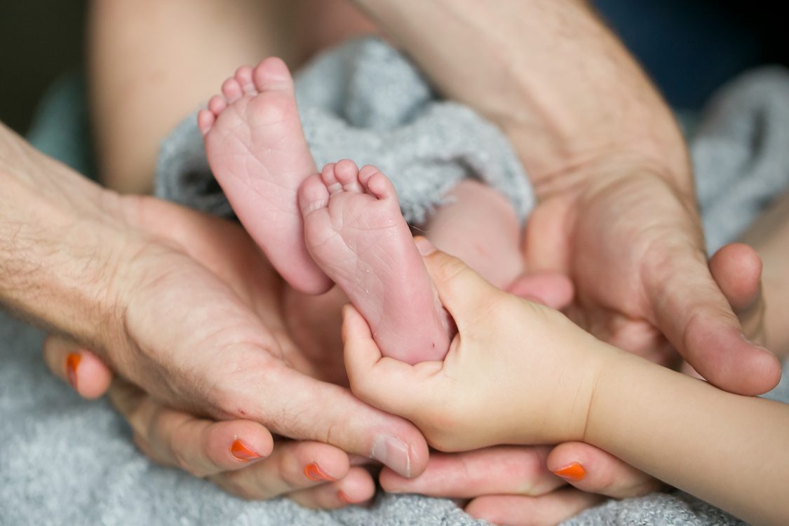 Babyfotograf Babyfotos Neugeborenes Familienfotos – Juna Photodesign